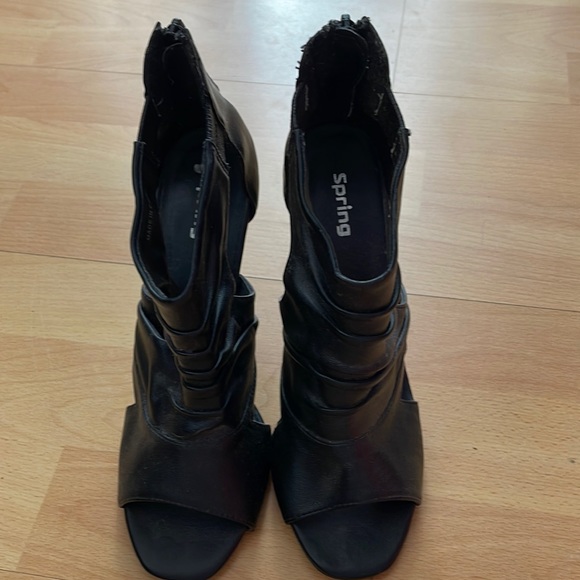 Black hight heels with open toes - Picture 1 of 5